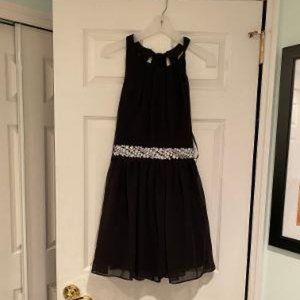 B. Darlin Black Size Junior 11/12